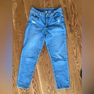 Levi Jeans Size 6 Inseam 22 in